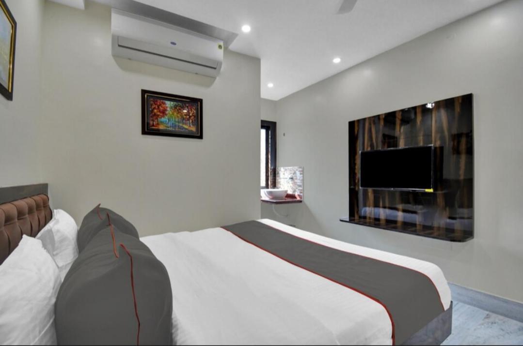 Om Guest House And Banquet Calcutta (Kolkata) Esterno foto