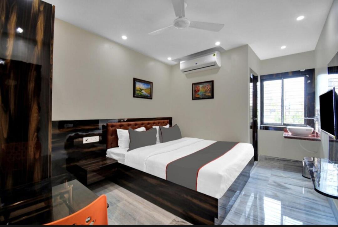 Om Guest House And Banquet Calcutta (Kolkata) Esterno foto