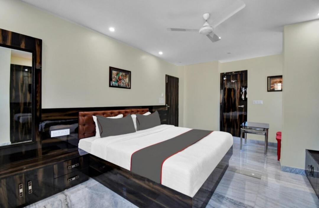 Om Guest House And Banquet Calcutta (Kolkata) Esterno foto